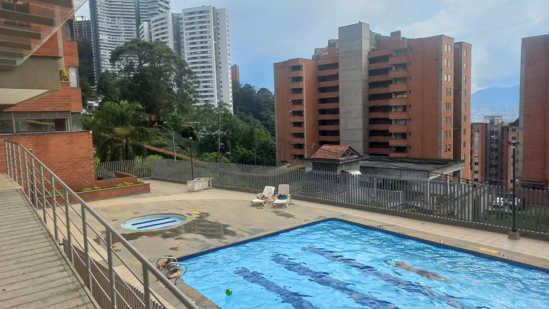 Poblado Via Las Palmas Apartment Medellin